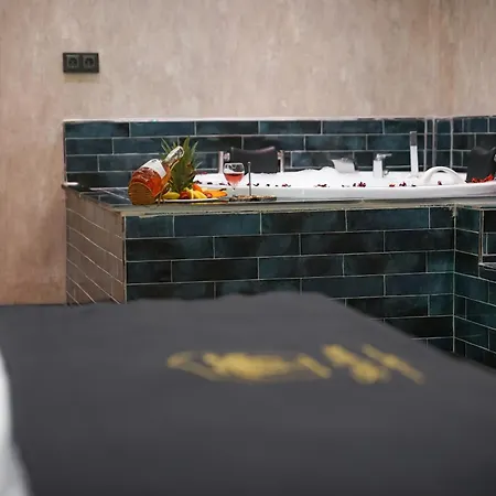 Silva Deluxe Hotel *